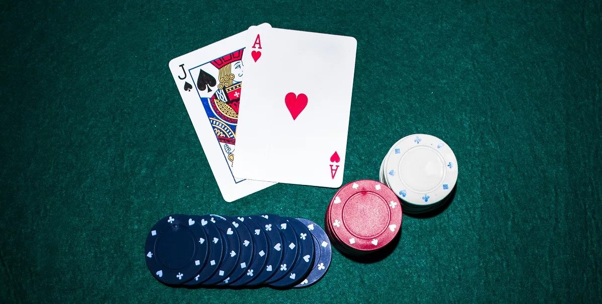 Cómo jugar al blackjack online: reglas, estrategias y consejos